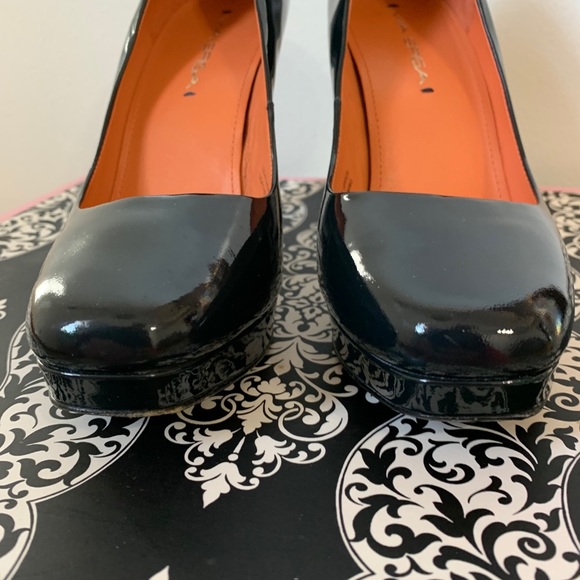 Via Spiga Patent Leather Tasha Platform Pumps - Picture 4 of 10